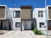 Casa en Venta en C. Ramón Rayon, Waterfill Río Bravo,...