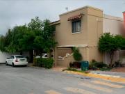 CASA EN VENTA EN C. SAN PABLO, JARDINES DE SAN PATRICIO,...