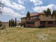 CASA EN VENTA EN CACALOMACAN, DENTRO DE PRIVADA