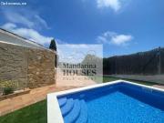 Casa en venta en Cala Canyelles. Licencia turística y...