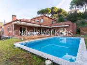 Casa en venta en Caldes d´Estrac. Casa de lujo con...