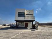 CASA EN VENTA EN CALIMAYA. VILLAS ZACANGO