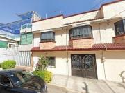 Casa en Venta en Calle 33, col. Maravillas en Nezahualcóyotl