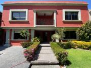 Casa en Venta en calle cerrada con seguridad en Interlomas
