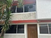 CASA EN VENTA EN CALLE CERRADA EN LA HERRADURA