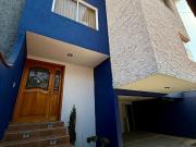 Casa en venta en calle cerrada, Toluca, Lomas Altas –...