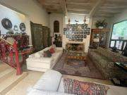 Casa en venta en calle con seguridad en Bosques de la...
