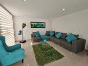 CASA EN VENTA EN CALLE CON VIGILANCIA EN CUMBRES DEL...