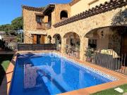 Casa en venta en calle Girona, Blanes, de 450 m² 4...