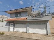 Casa en venta en calle Los Sauces, col. Uruapan,...