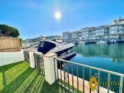 Casa adosada en venta en calle Port Empordà, Castelló...