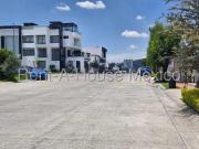 Casa en Venta en Calle Tamariz, Lomas Verdes RU 26 262