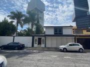 Casa en venta en Calzada Zavaleta cerca de Plaza Centro...