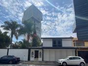 Casa en venta en Calzada Zavaleta con jardín 339 m2...