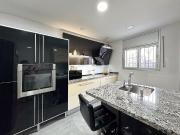 Casa en venta en Cambrils, de 227 m² 3 habitaciones por...