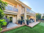 Casa en venta en Cambrils, de 245 m² 5 habitaciones por...