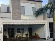 Casa en venta en Puerta de Hierro, Monterrey, Nuevo León