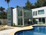 Casa en venta en campo de Golf Palma Real, Ixtapa...