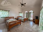 Casa en Venta en Cancun Col. Tulipanes
