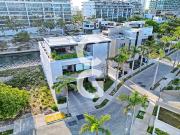 Casa en Venta en Cancun en Laguna II Puerto Cancún con...