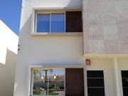 CASA EN VENTA EN CANCUN EN PRIVADA SOBRE AV. 135