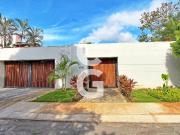Casa en Venta en Cancún en Residencial Campestre con 4...