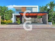 Casa en Venta en Cancun en Residencial Lagos del Sol con...
