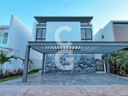 Casa en Venta en Cancun en Residencial Lagos del Sol con...