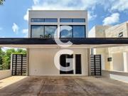 Casa en Venta en Cancún en Residencial Lagos del Sol con...