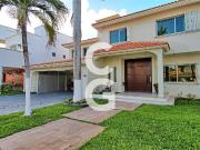 Casa en Venta en Cancun en Residencial Villa Magna con...