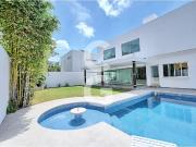 Casa en Venta en Cancún en Residencial Villa Magna con...