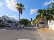 CASA EN VENTA EN CANCÚN, QUINTANA ROO – Amplios Espacios...