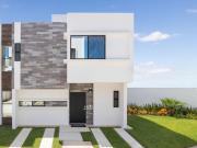 Casa en Venta en Cancún, Residencial Privado, Av. Huayacán