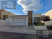 CASA EN VENTA EN CANTERAS DE UNA PLANTA FRENTE A PARQUE