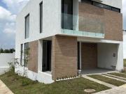 CASA EN VENTA EN CAPITAL NORTE