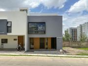 CASA EN VENTA EN CAPITAL NORTE COTO SIVEC INT 70