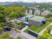 Casa en Venta en Caracas Chuao Distrito Federal 547 m2....