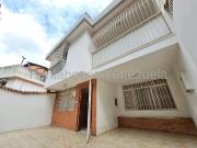 Casa en Venta en Caracas Colinas de la California...