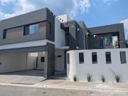 CASA EN VENTA EN CAROLCO CARRETERA NACIONAL CASA EN VENTA EN CAROLCO CARRETERA NACIONAL