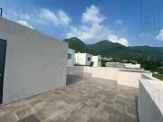 0733 Casa en venta en Carretera Nacional