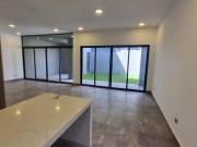 CASA EN VENTA EN CARRETERA NACIONAL