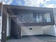 CASA EN VENTA EN CARRETERA NACIONAL LA JOYA PRIVADA...