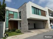 CASA EN VENTA EN CARRETERA NACIONAL LA JOYA PRIVADA...