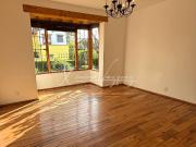 Casa en Venta: en Casa de Campo, con 2 Plantas y Jardín