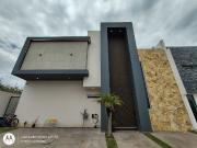 CASA EN VENTA EN CASA FUERTE