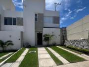 Casa en venta en Cascadas Cocoyoc, Morelos. Equipada