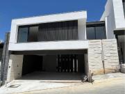 Casa en Venta en Castaños del Vergel, Monterrey, Nuevo León