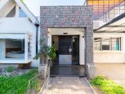 CASA EN VENTA EN CASTELAR NORTE 3 AMBIENTES