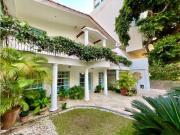 CASA EN VENTA EN CASTILLOGRANDE! EXCELENTE UBICACION