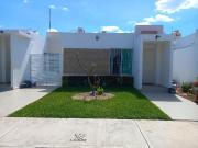 CASA EN VENTA EN CAUCEL DE 3 RECAMARAS